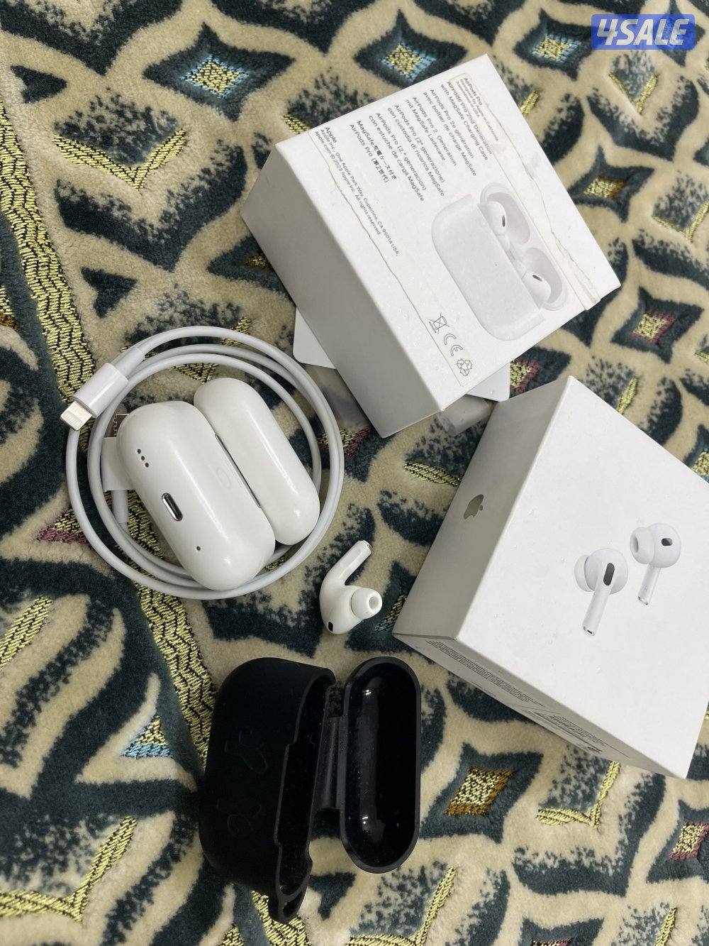 للبيع ايربود ابل برو 2 الاصليه مع الاغراض الكرتون والواير جنب واحد2