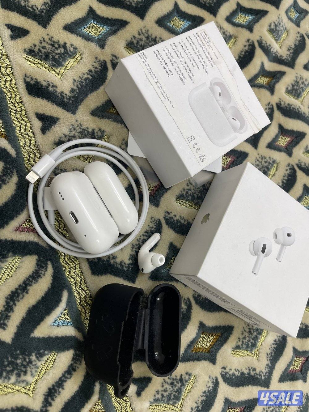 للبيع ايربود ابل برو 2 الاصليه مع الاغراض الكرتون والواير جنب واحد4