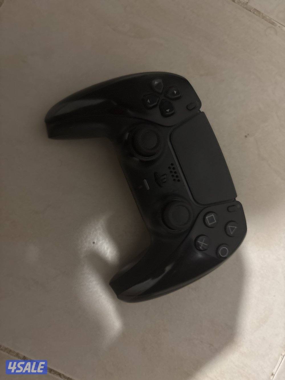 للبيع يده سوني ٥  نظيفه0