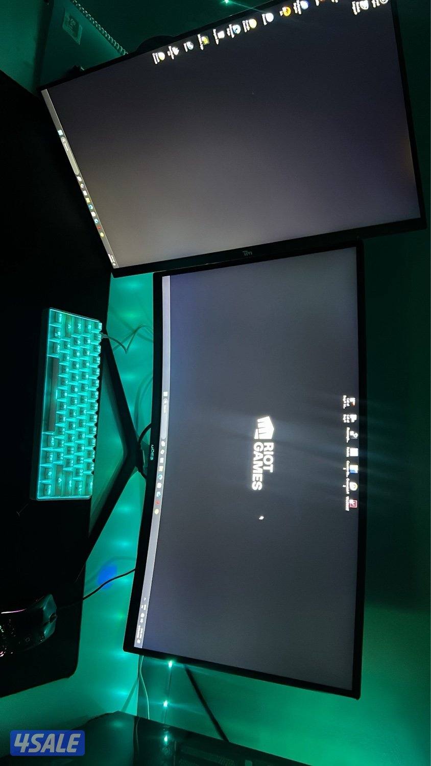 شاشتين قيمنق استخدام ثلاث اسابيع0