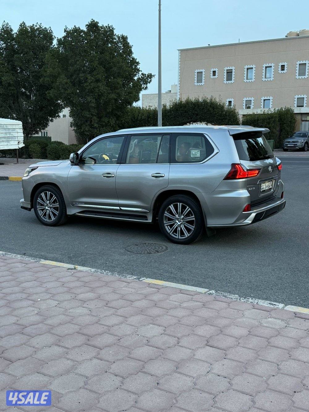 لكزس 2016 الساير الدرجة الأولي3