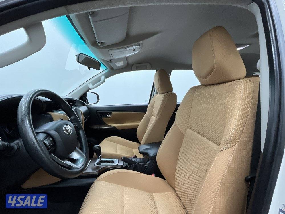 TOYOTA FORTUNER_N 4 CYL 4X2 MID OPTION4