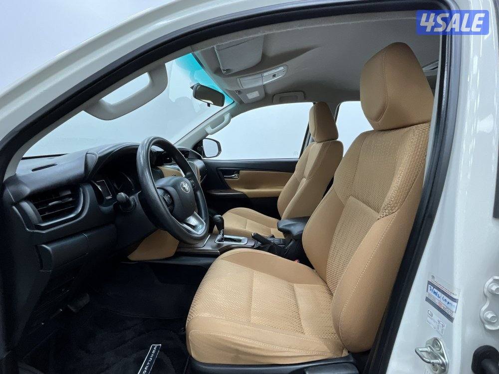 TOYOTA FORTUNER_N 4 CYL 4X2 MID OPTION5