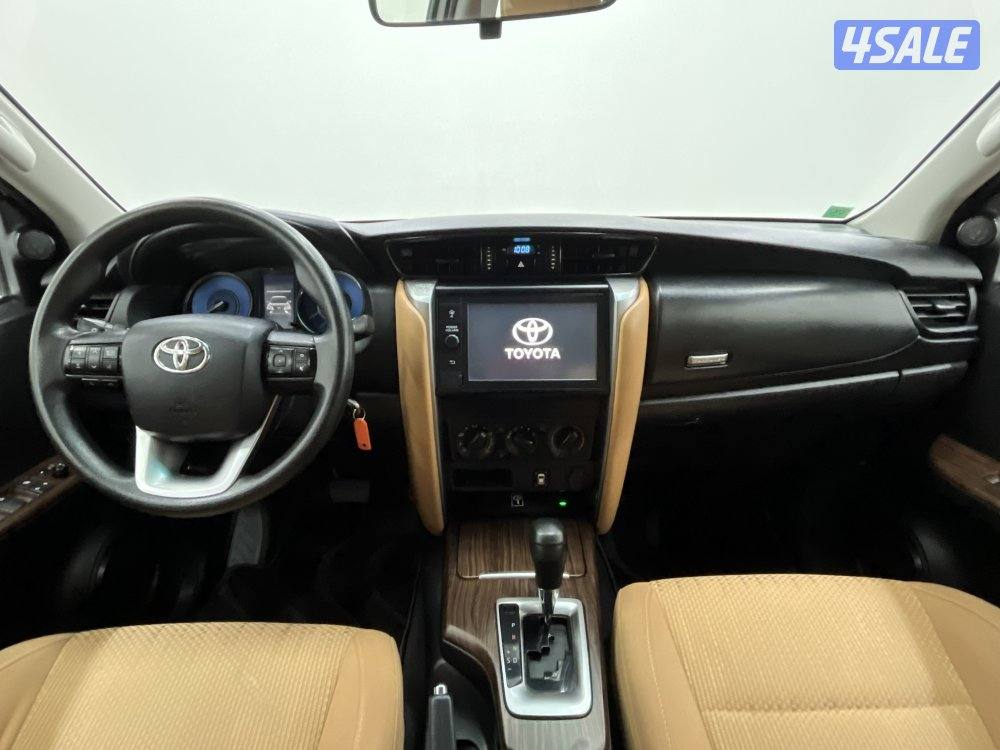 TOYOTA FORTUNER_N 4 CYL 4X2 MID OPTION11