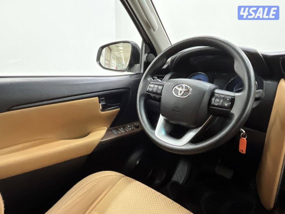 TOYOTA FORTUNER_N 4 CYL 4X2 MID OPTION12