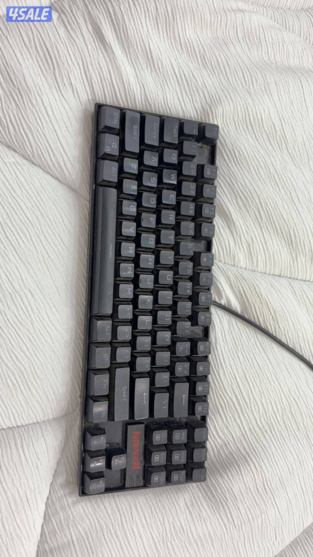 للبيع بيسي نظيف  حرفيا مع اغراضه كلها مع شاشاته ومايكه وكيبورده1