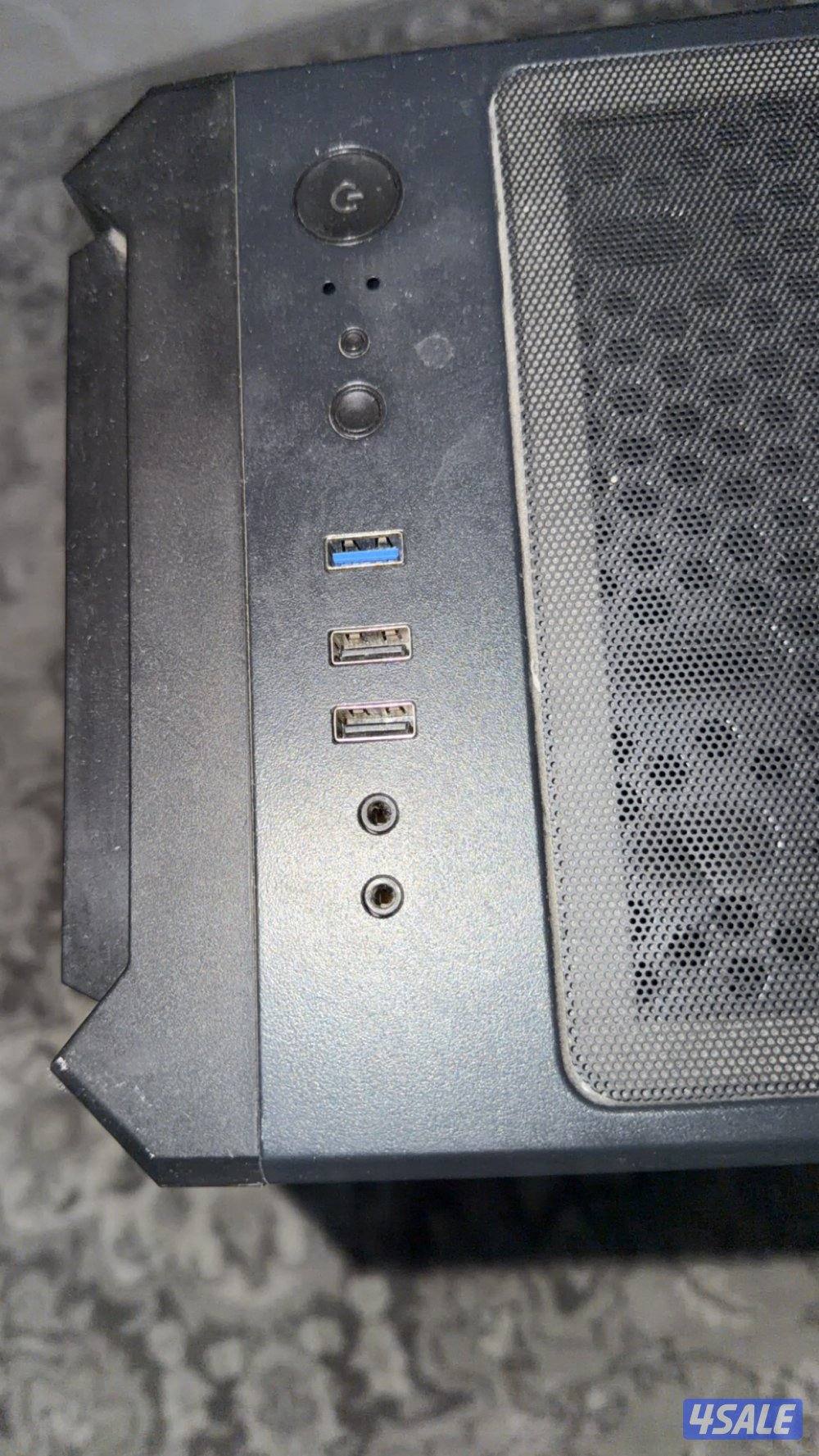 للبيع بيسي نظيف  حرفيا مع اغراضه كلها مع شاشاته ومايكه وكيبورده2