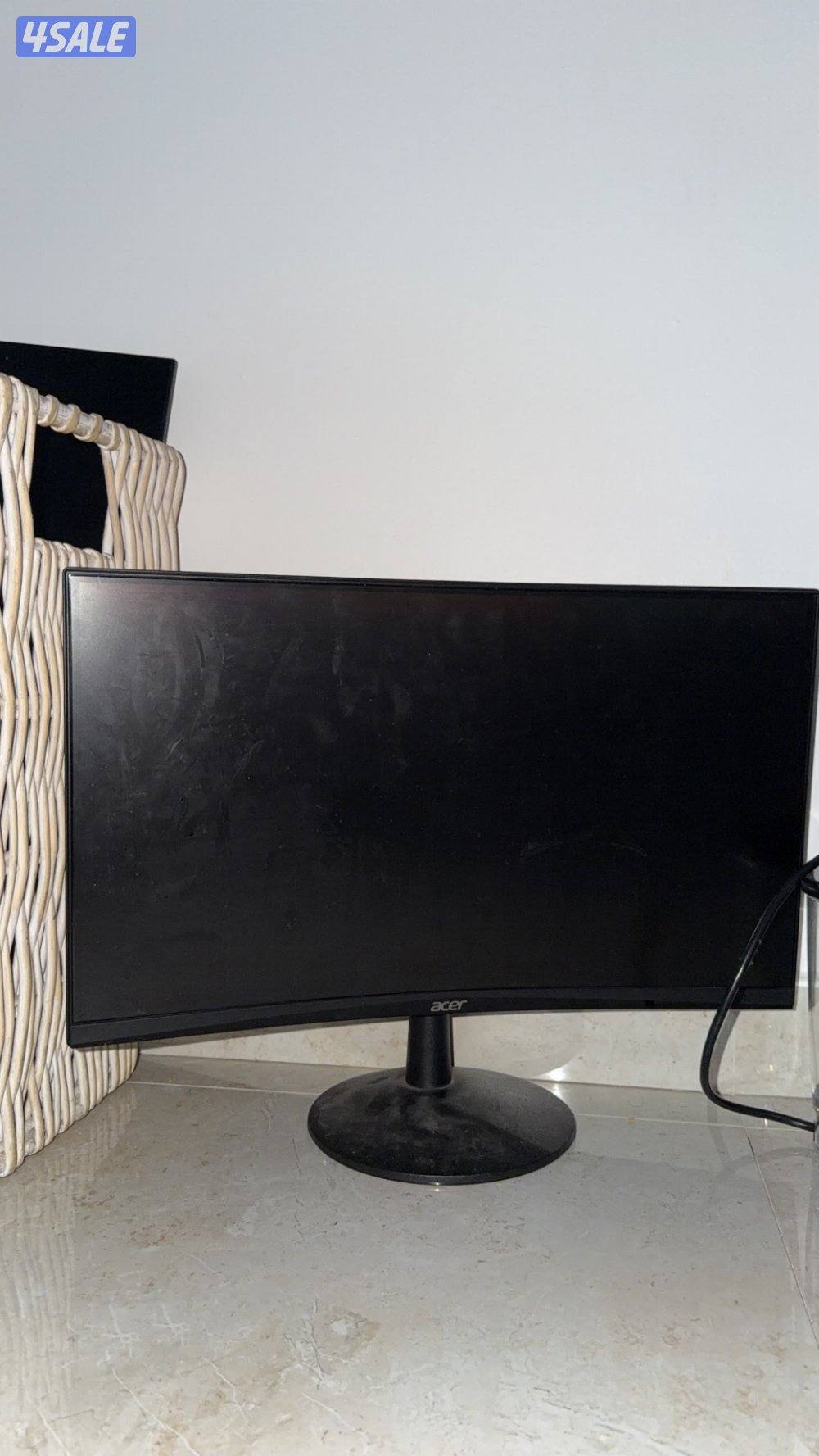 للبيع بيسي نظيف  حرفيا مع اغراضه كلها مع شاشاته ومايكه وكيبورده6