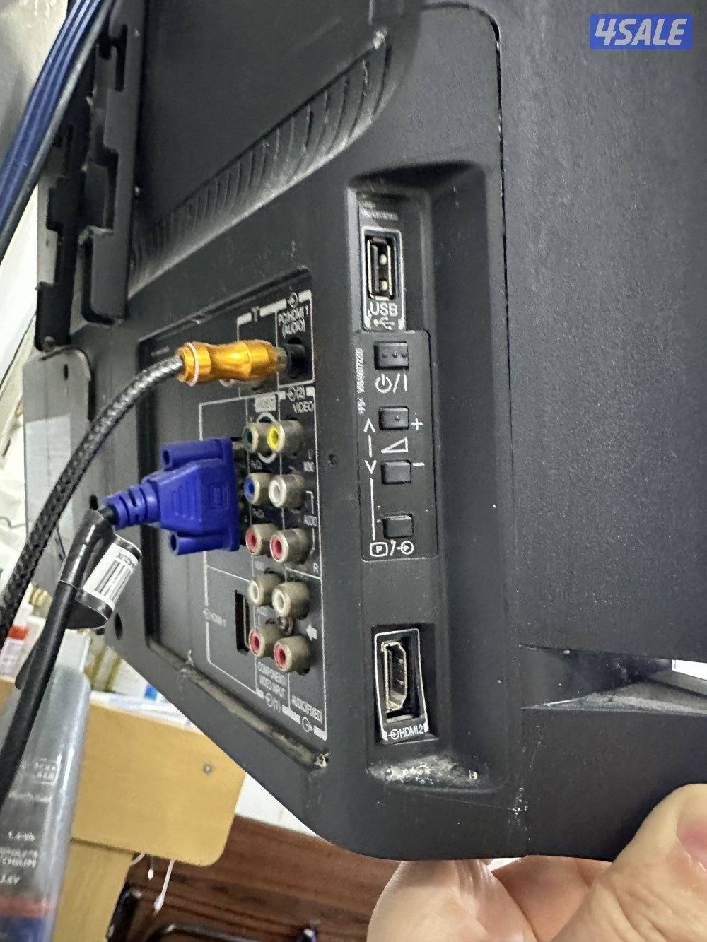 شاشة تلفاز توشيبا ٢٤ بوصة، استعمال خفيف جدا، عادي مو سمارت3