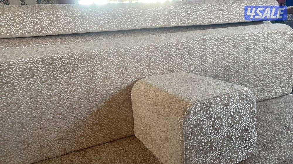 يوجد لدينا افضل المفروشات والأثاث المنزلي كل ما تحتاجو متوفر لدينة وبق10