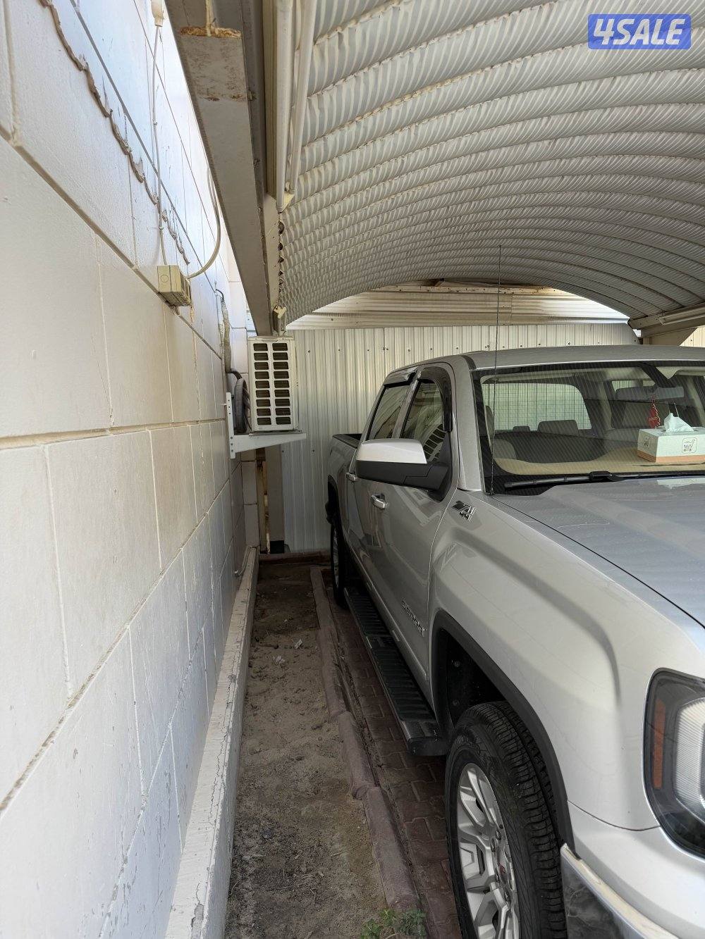 ماشي 135 ألف شرط الفحص فير مكينه بدي طقه خفيفه بين الباب والمدقر3