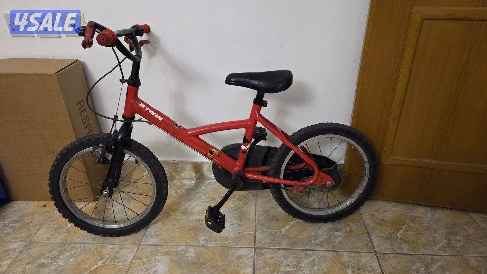 BTWIN Hyper-Hero Kids 16 inch cycle0