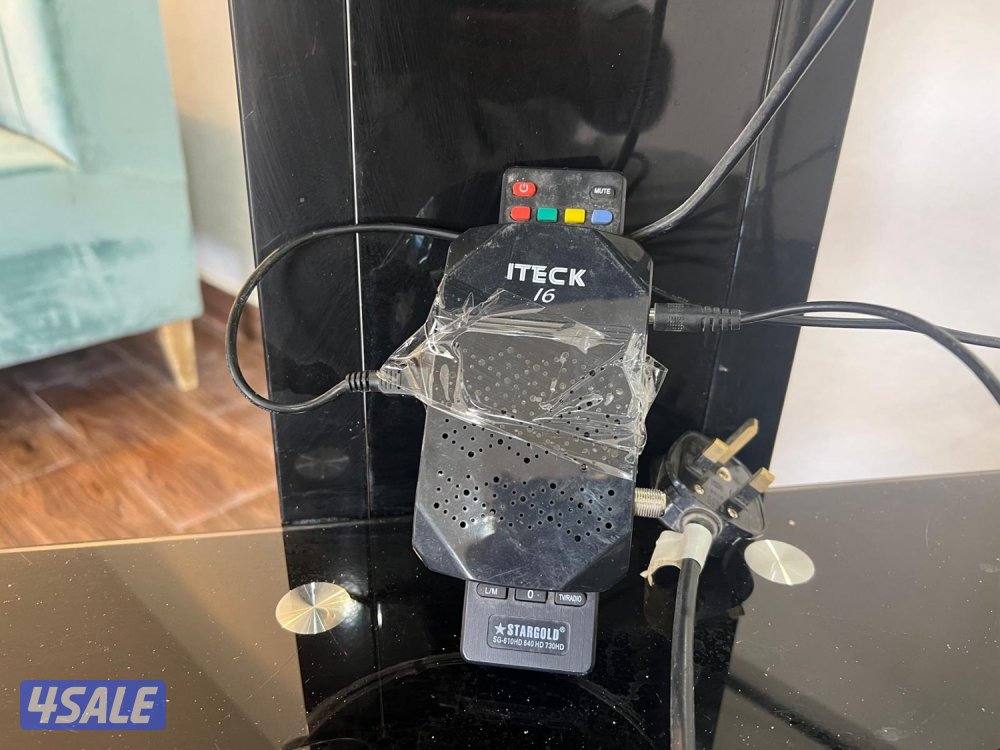 للبيع تلفزيون ٣٢ بوصه بحاله طيبه مع الاستاند والطاوله والريسيفرب٣٥2