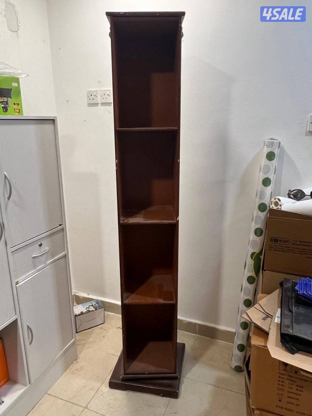 للبيع شفنيره مع مرايه مع تعليق جهتين مع ادراج داخلها دواره ب١٥0