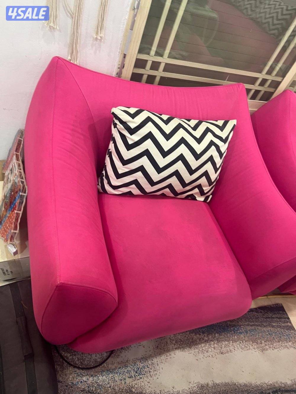 للبيع طقم كنب اثنين مفردوكنبه كبيره ثلاث مقاعد1