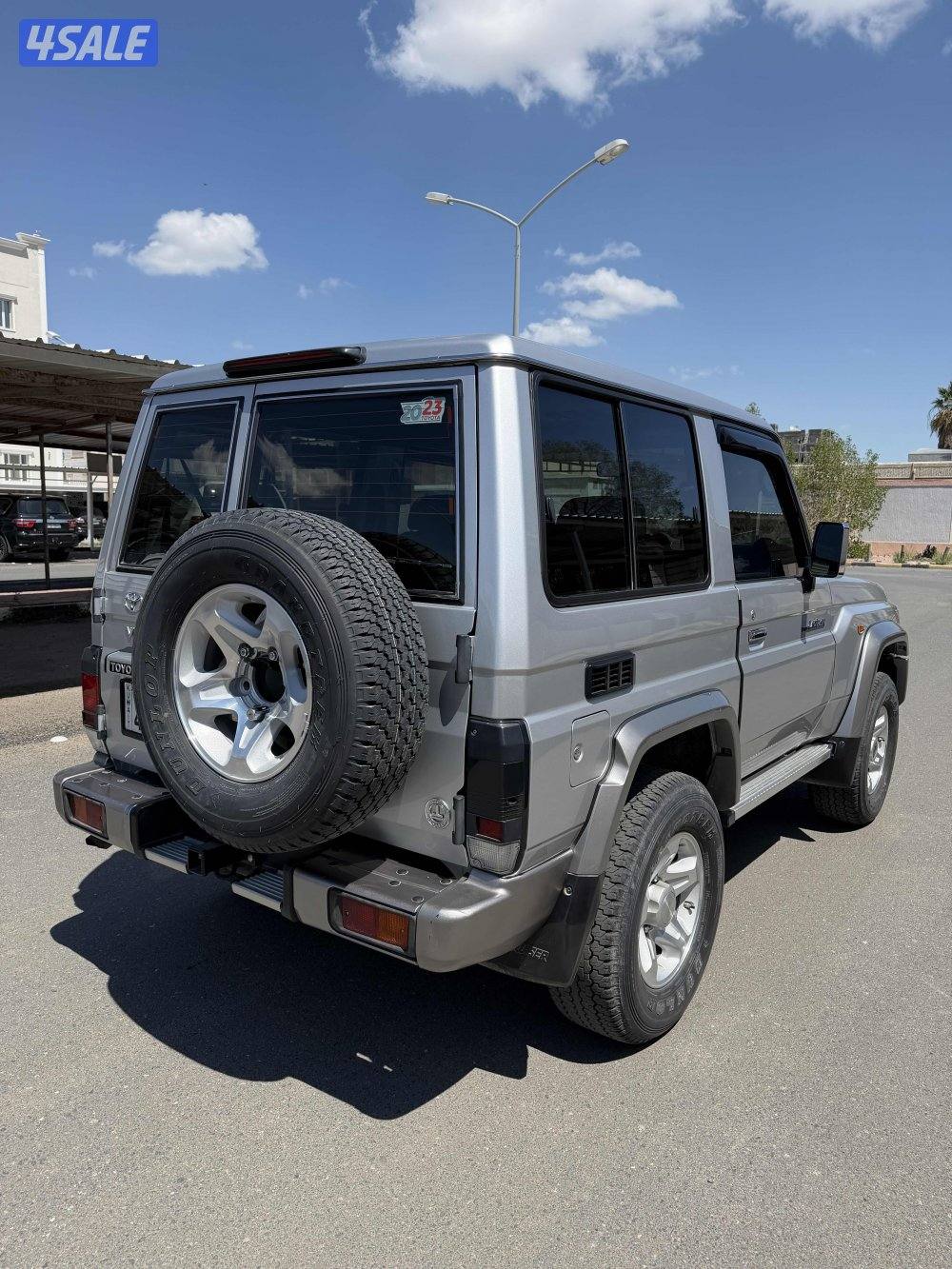 لاند كروزر ربع4