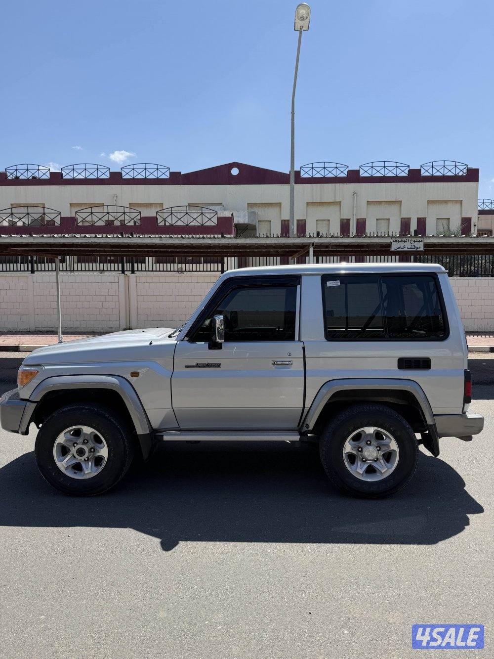 لاند كروزر ربع7
