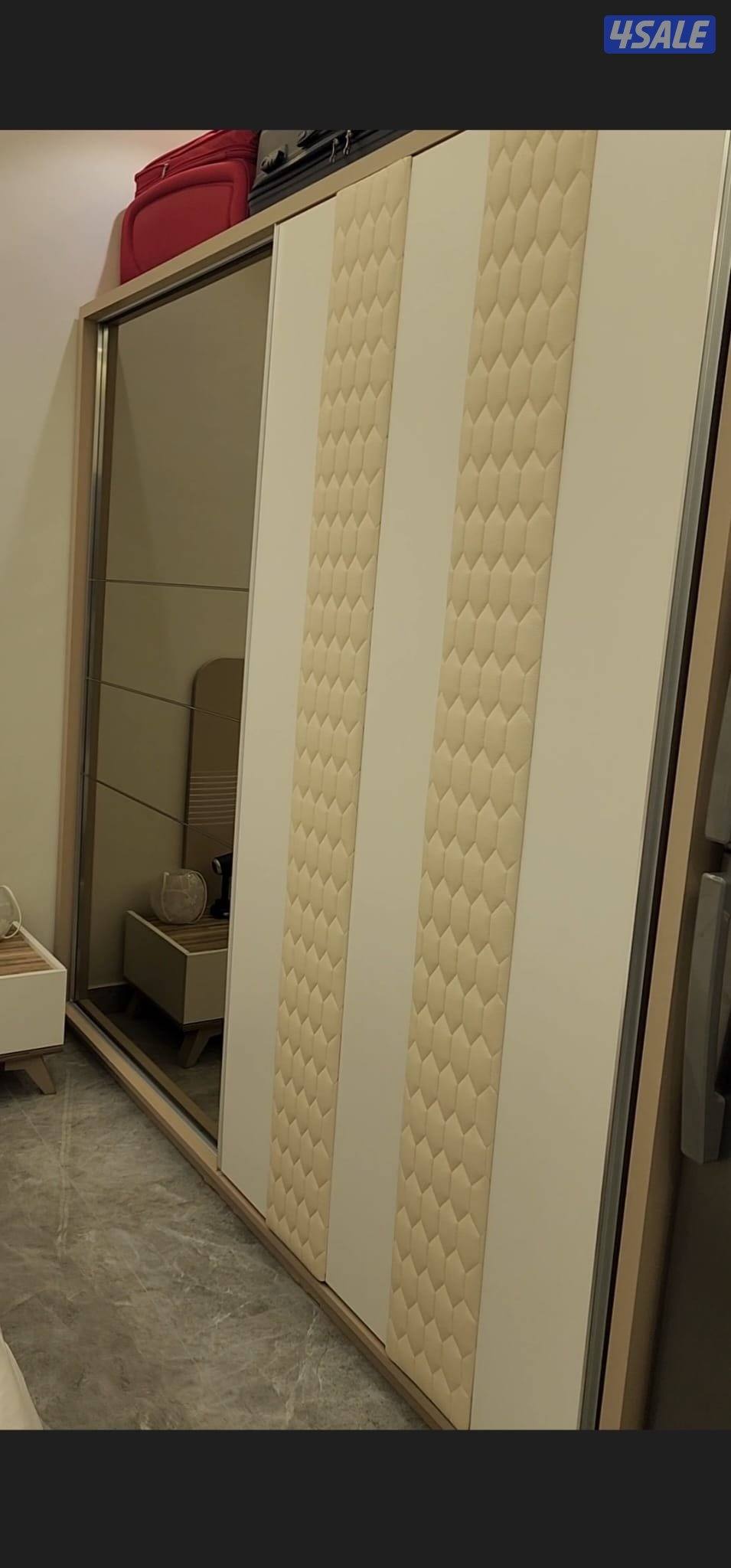 غرفه نوم نظيفه جدا جديده السعر الأصلي 1300 دينار سعر البيع 3001