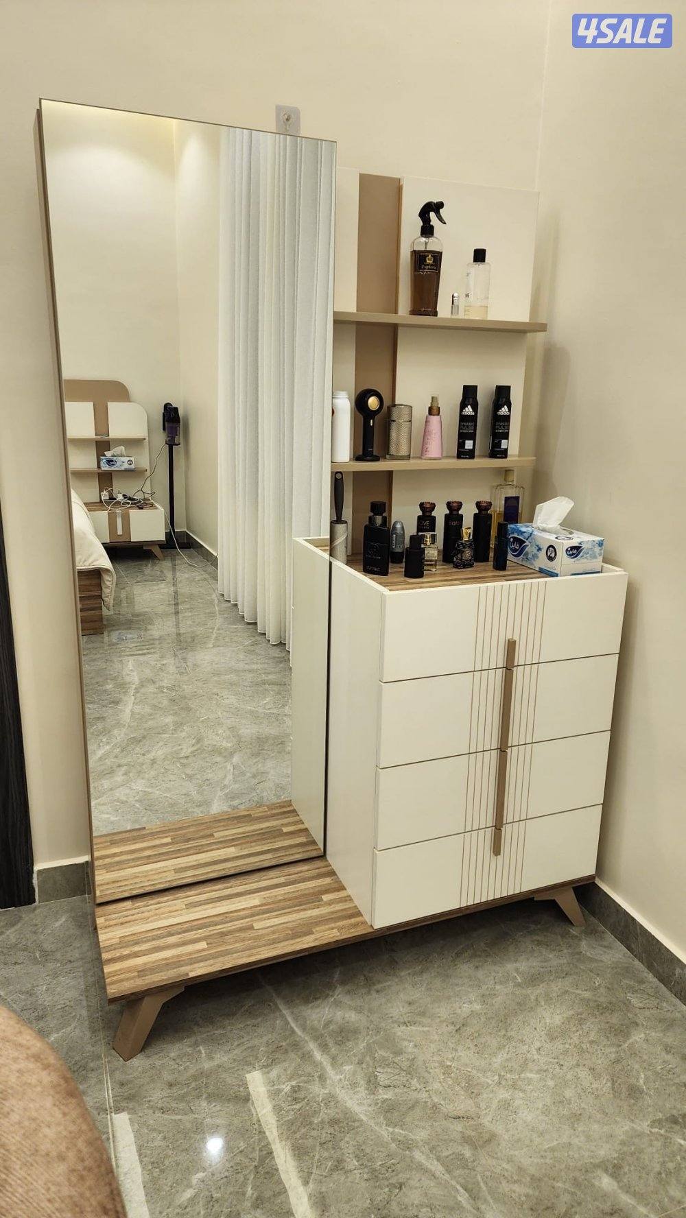 غرفه نوم نظيفه جدا جديده السعر الأصلي 1300 دينار سعر البيع 3002