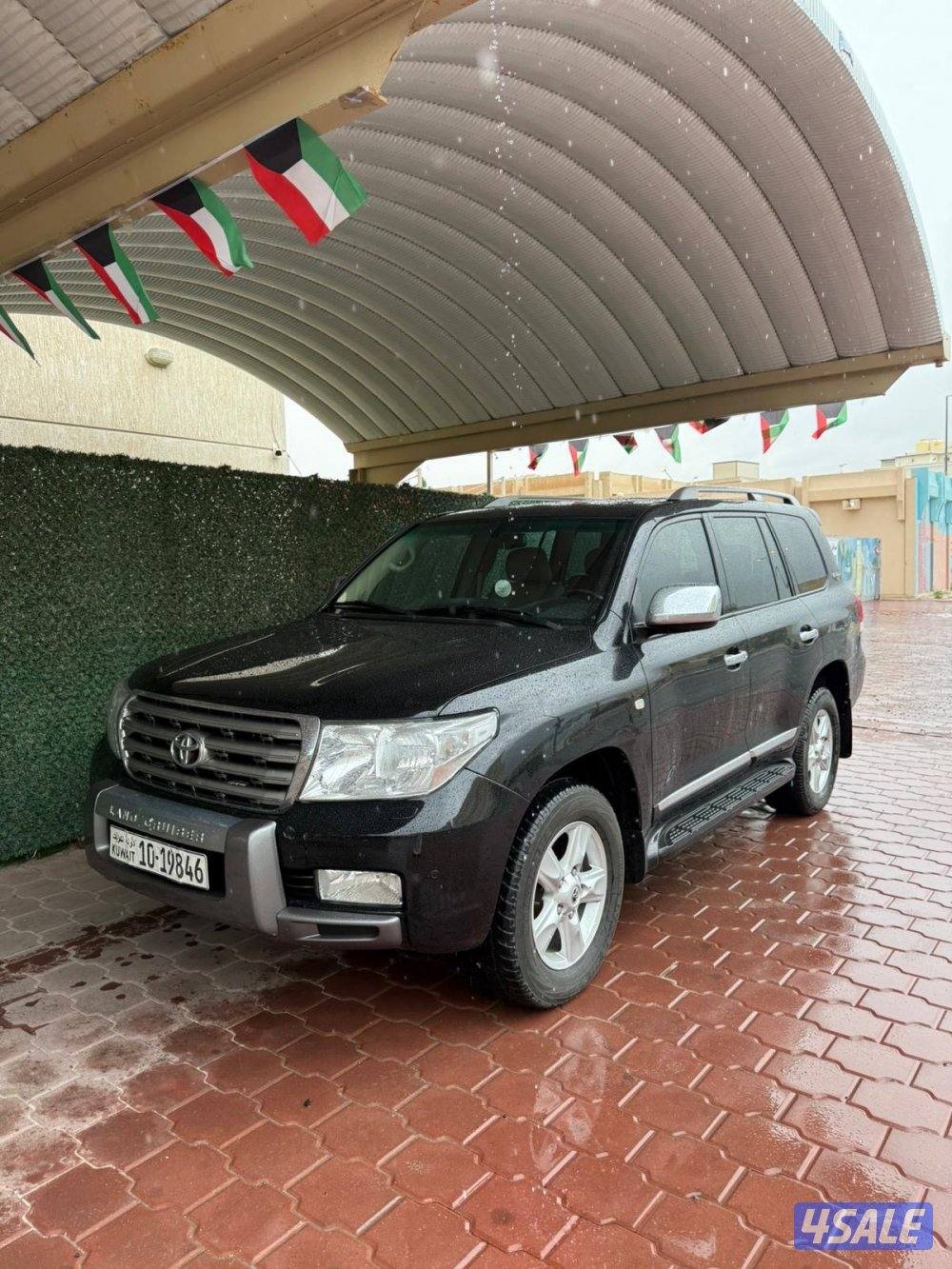 لاند كروز VXR الساير موديل 2011 عداد 220 الف1