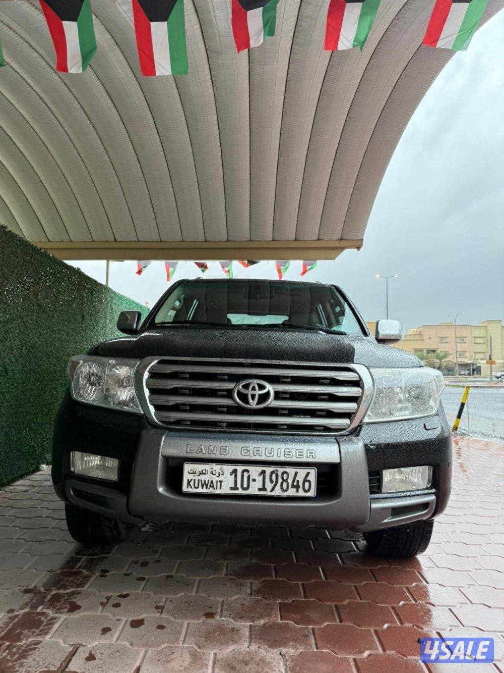 لاند كروز VXR الساير موديل 2011 عداد 220 الف4