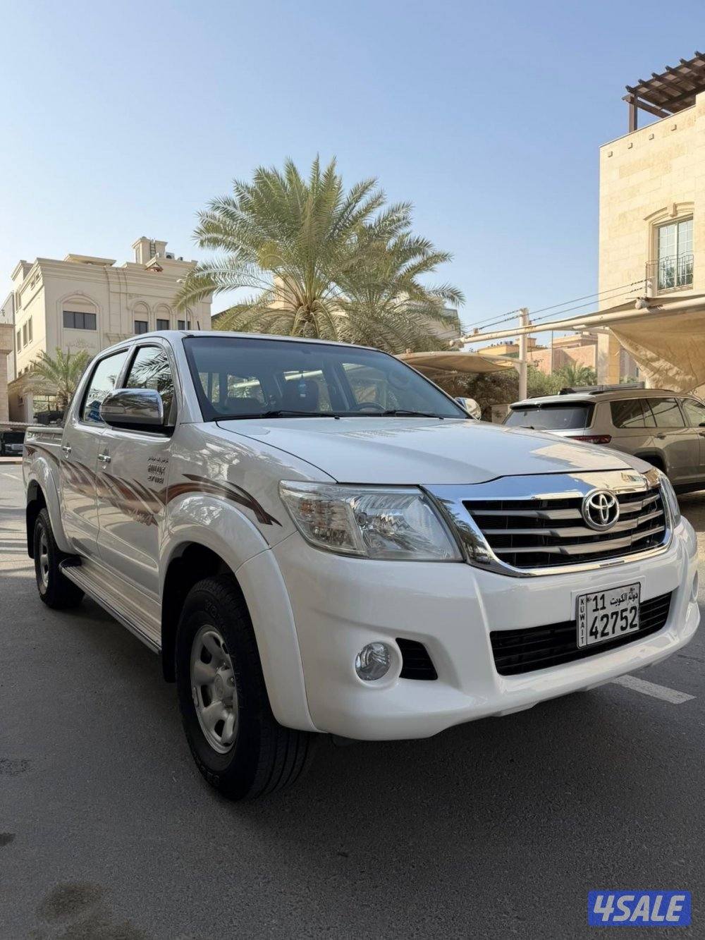 هايلكس دبل جير تماتيك 2014 الساير بحاله نادره عداد 94 الف0