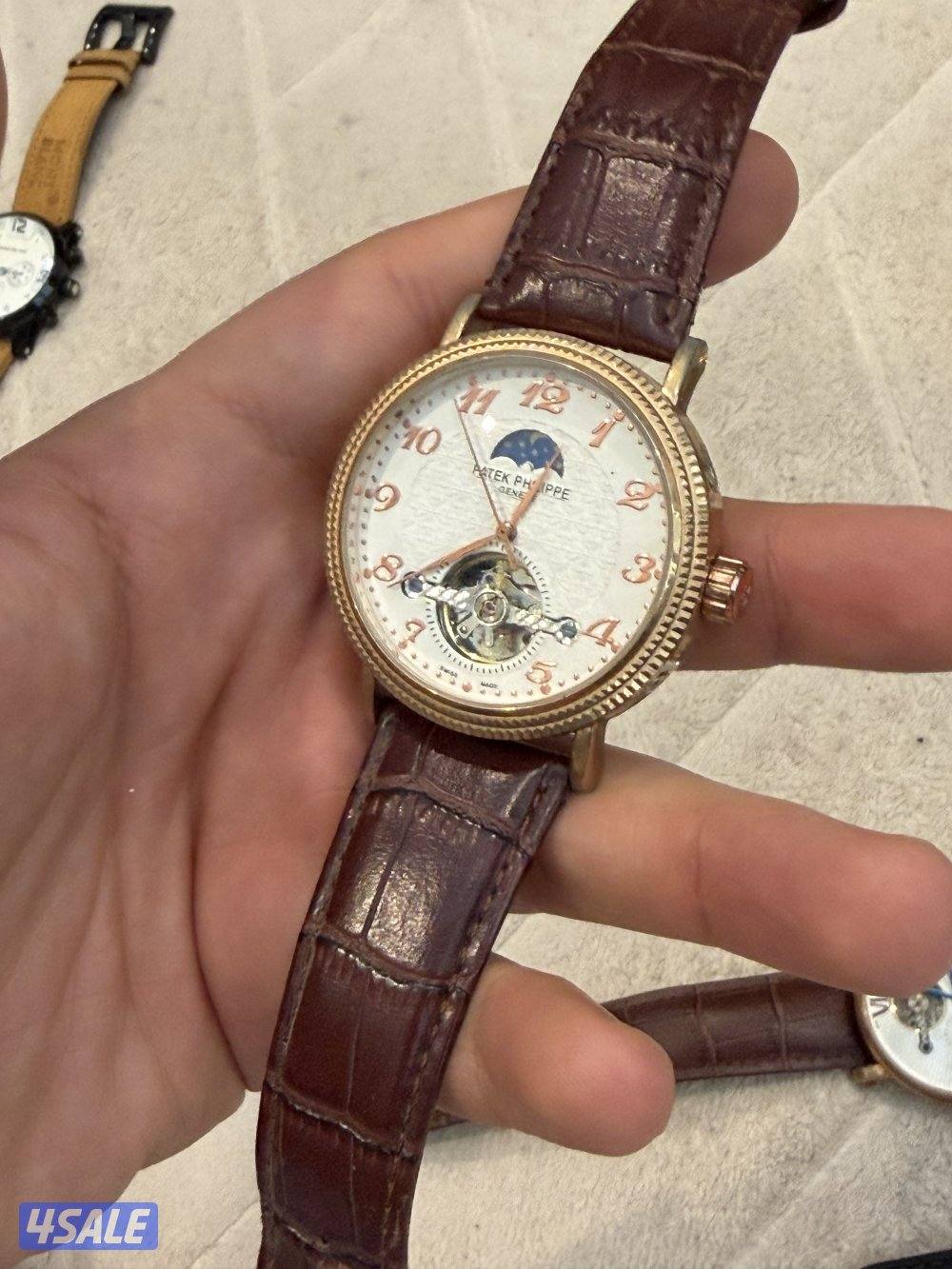 عدد ١١ ساعة للبيع "أصلي"11