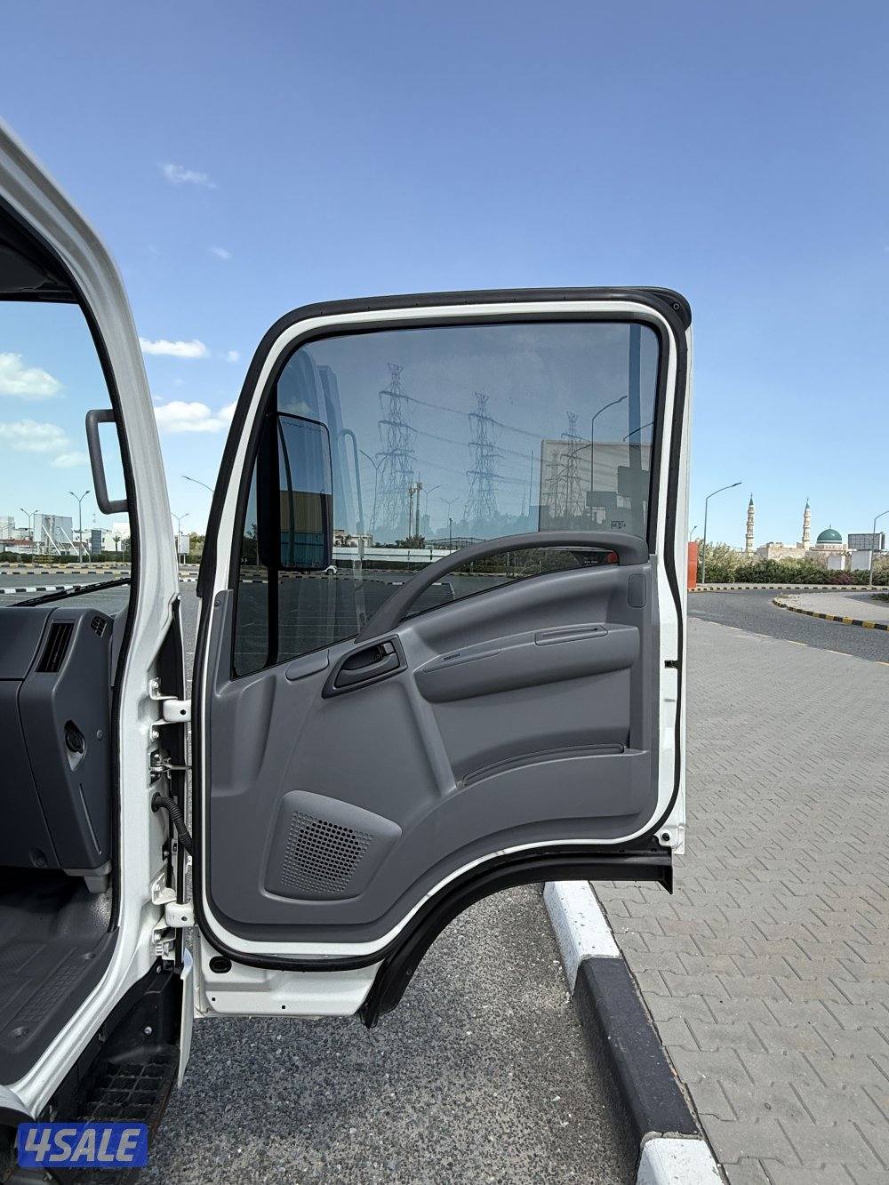 للبيع ونش سطحه 2024 ايسوزو1