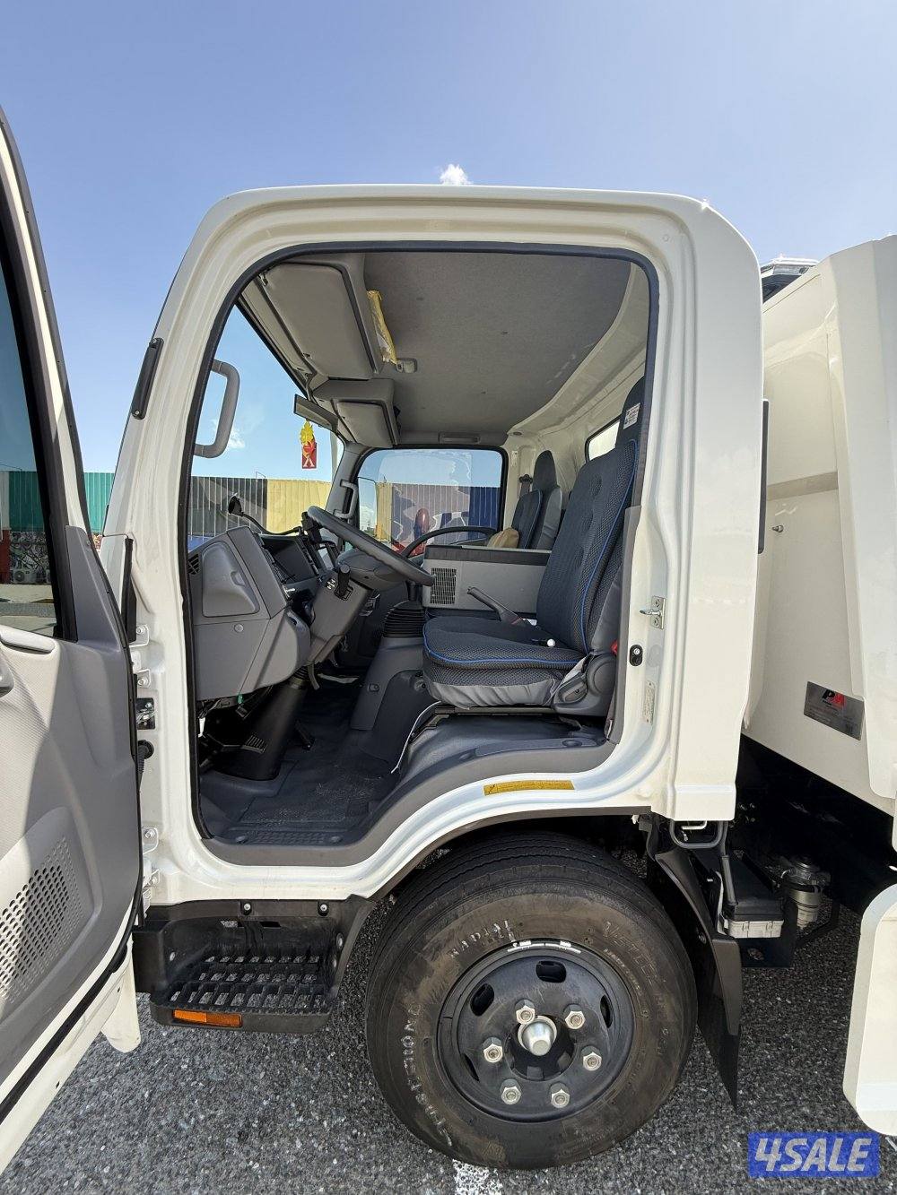 للبيع ونش سطحه 2024 ايسوزو4