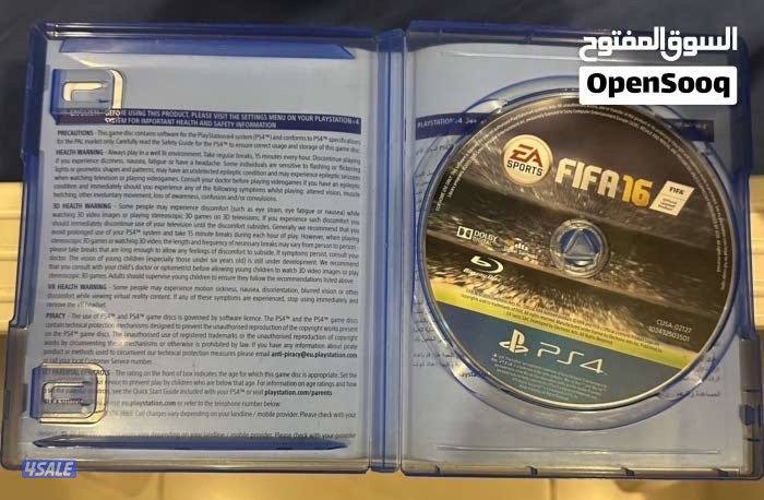 حزمة بلايستيشن 4 مع 4 ألعاب قوية + كابلات + كنترولر5