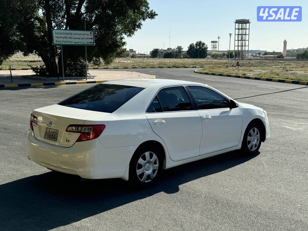 كامري GL 2015 بحالة ممتازة4