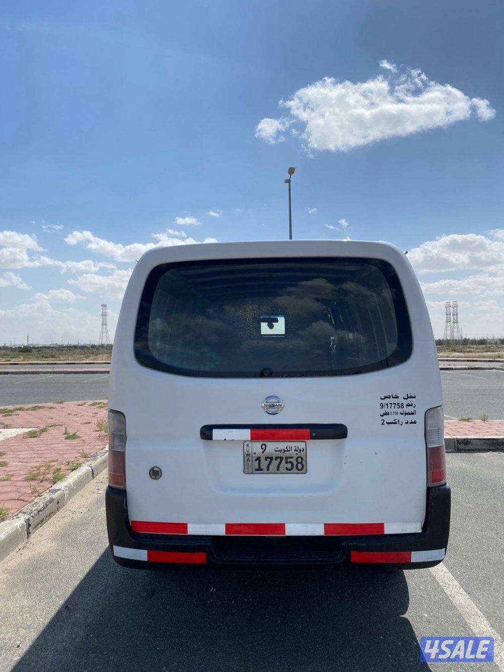 باص نيسان بوكس مقفل3