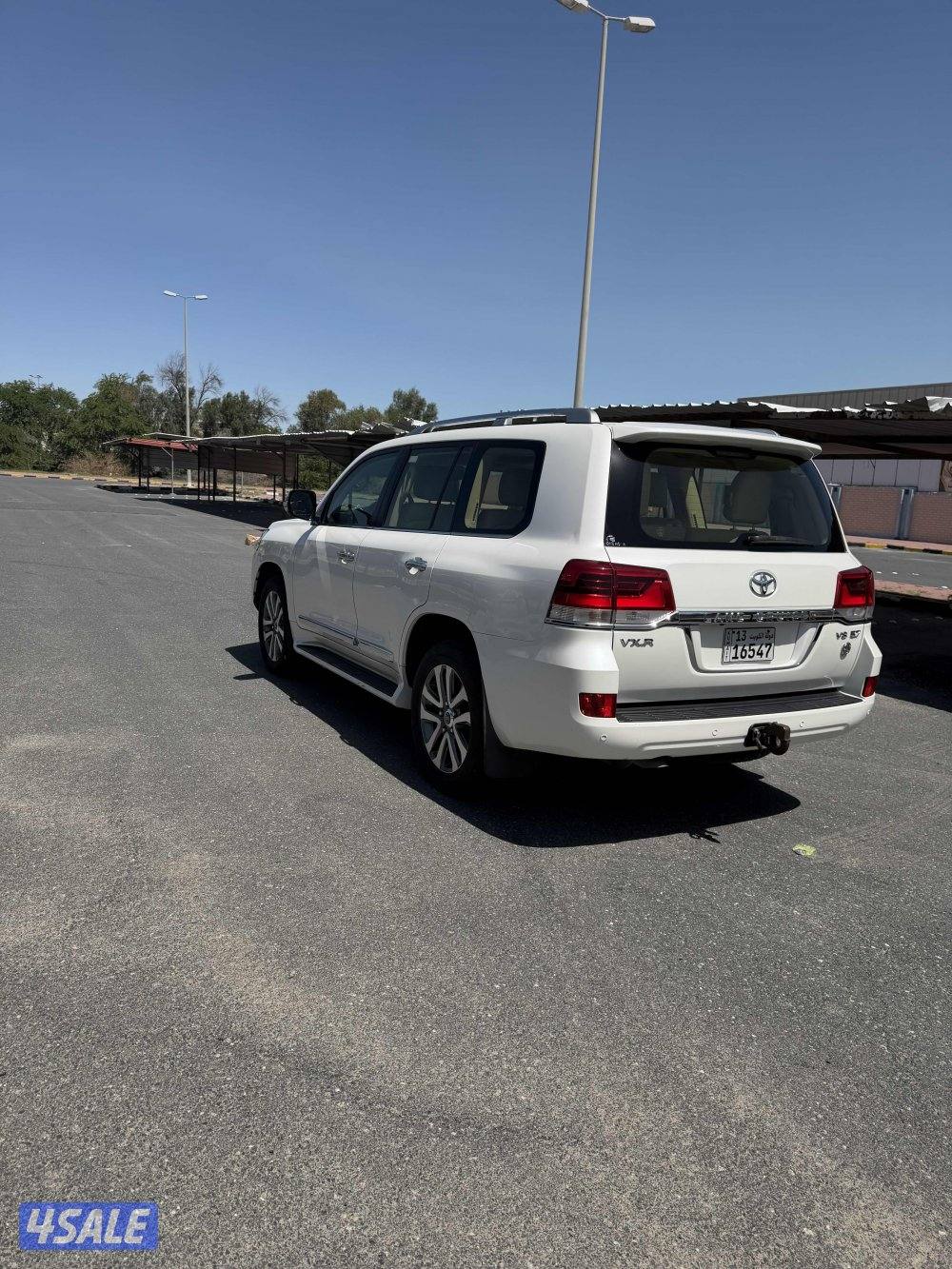 السلام عليكم  لاند كروزر1