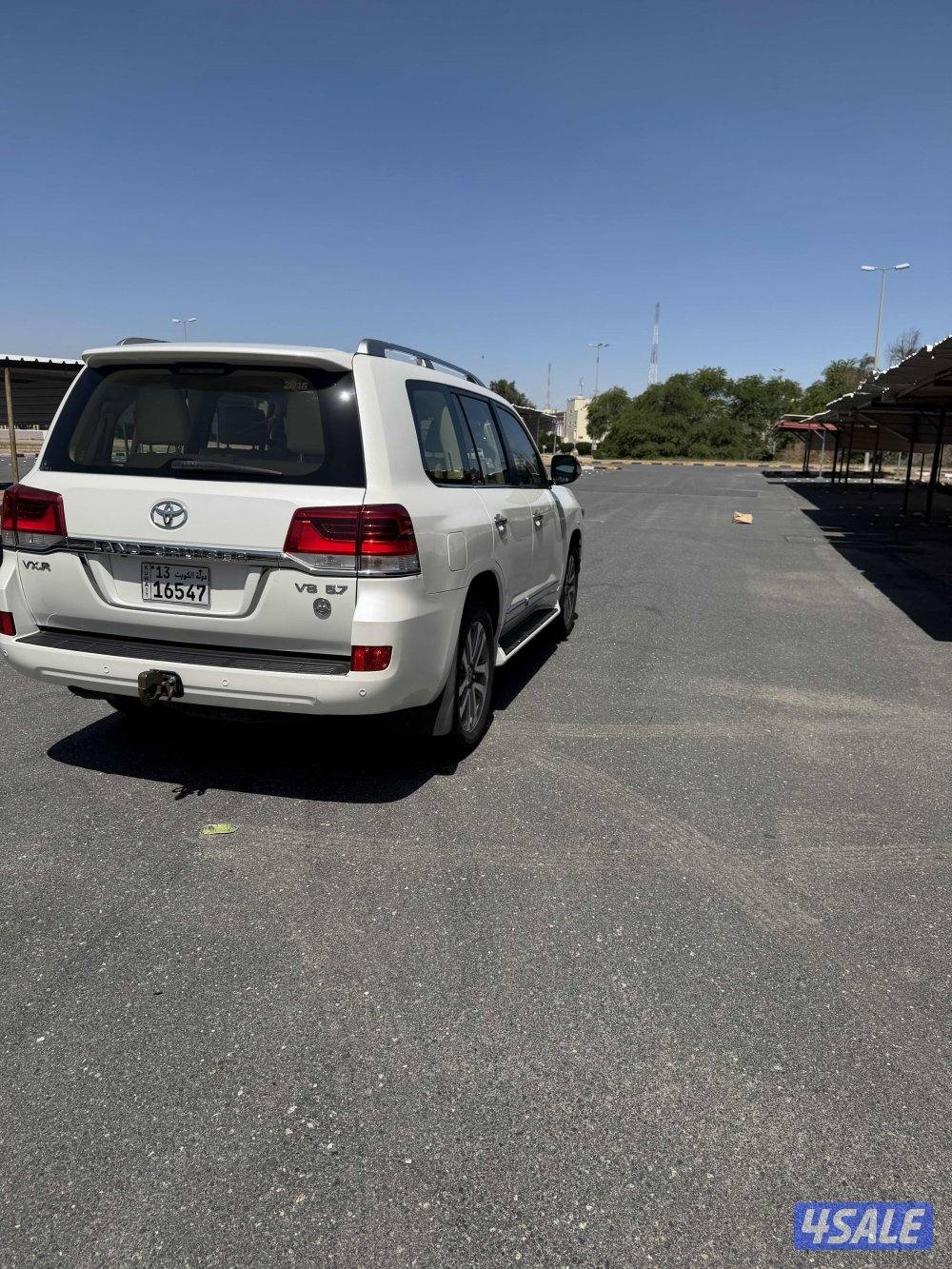 السلام عليكم  لاند كروزر5