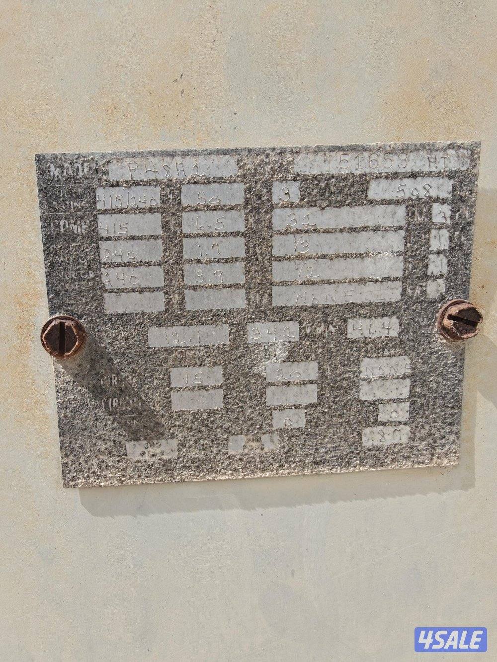 للبيع عدد 2 مكيف بكج سطح سعة 4 طن بحالة جيدة3