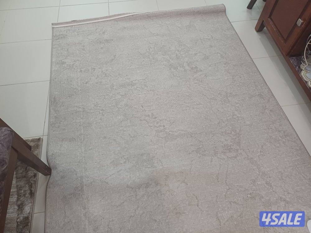 سجادة تركية يحالة ممتازة ب 5د.ك2