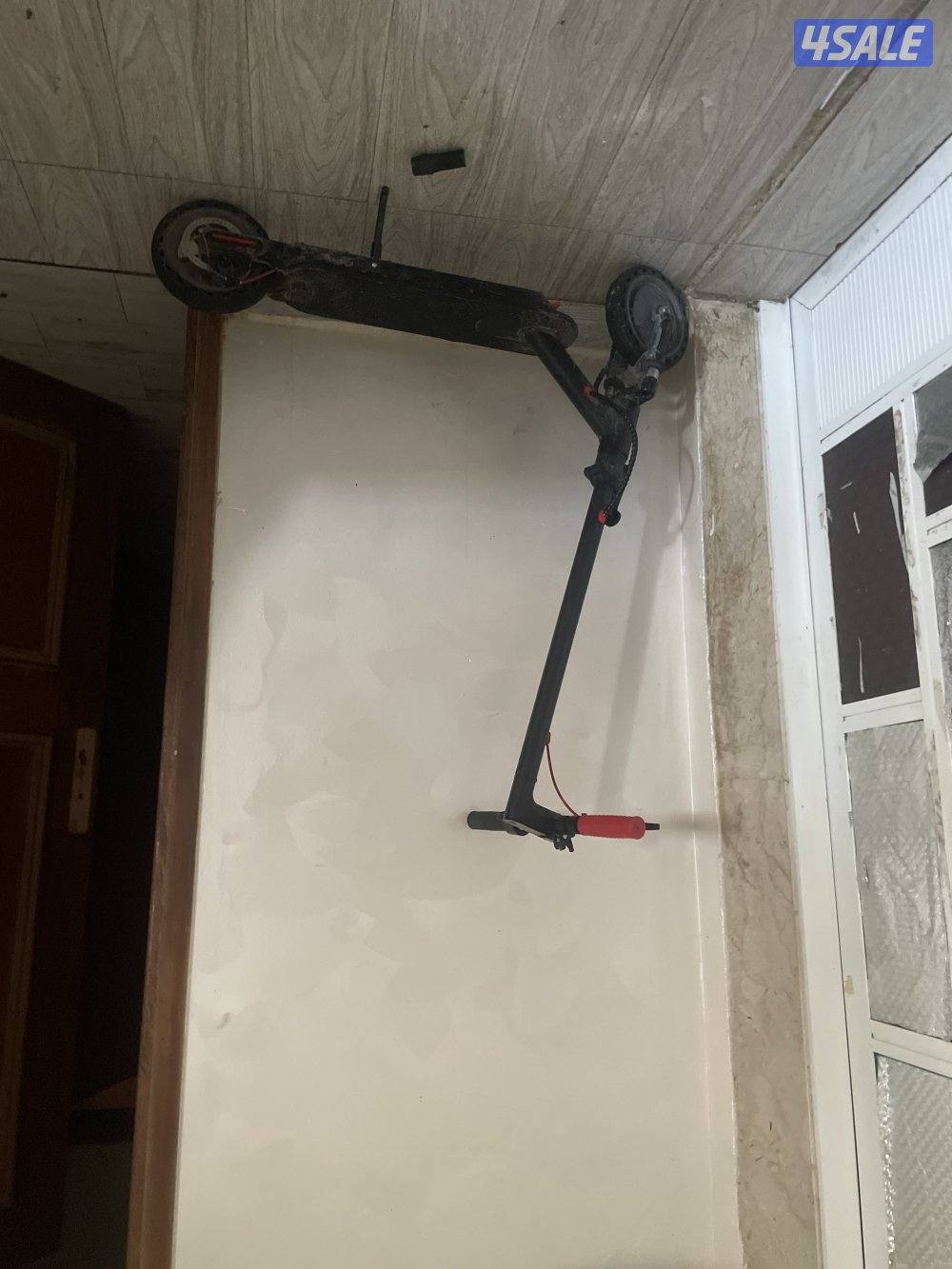 ‏مستعمل لونه أحمر0