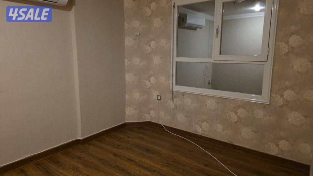 شقه بحولي مكونه من غرفتين وصاله وحمامين ومطبخ مجهز1