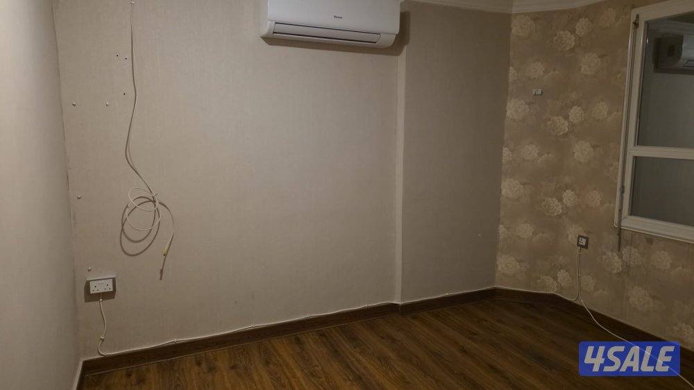 شقه بحولي مكونه من غرفتين وصاله وحمامين ومطبخ مجهز2