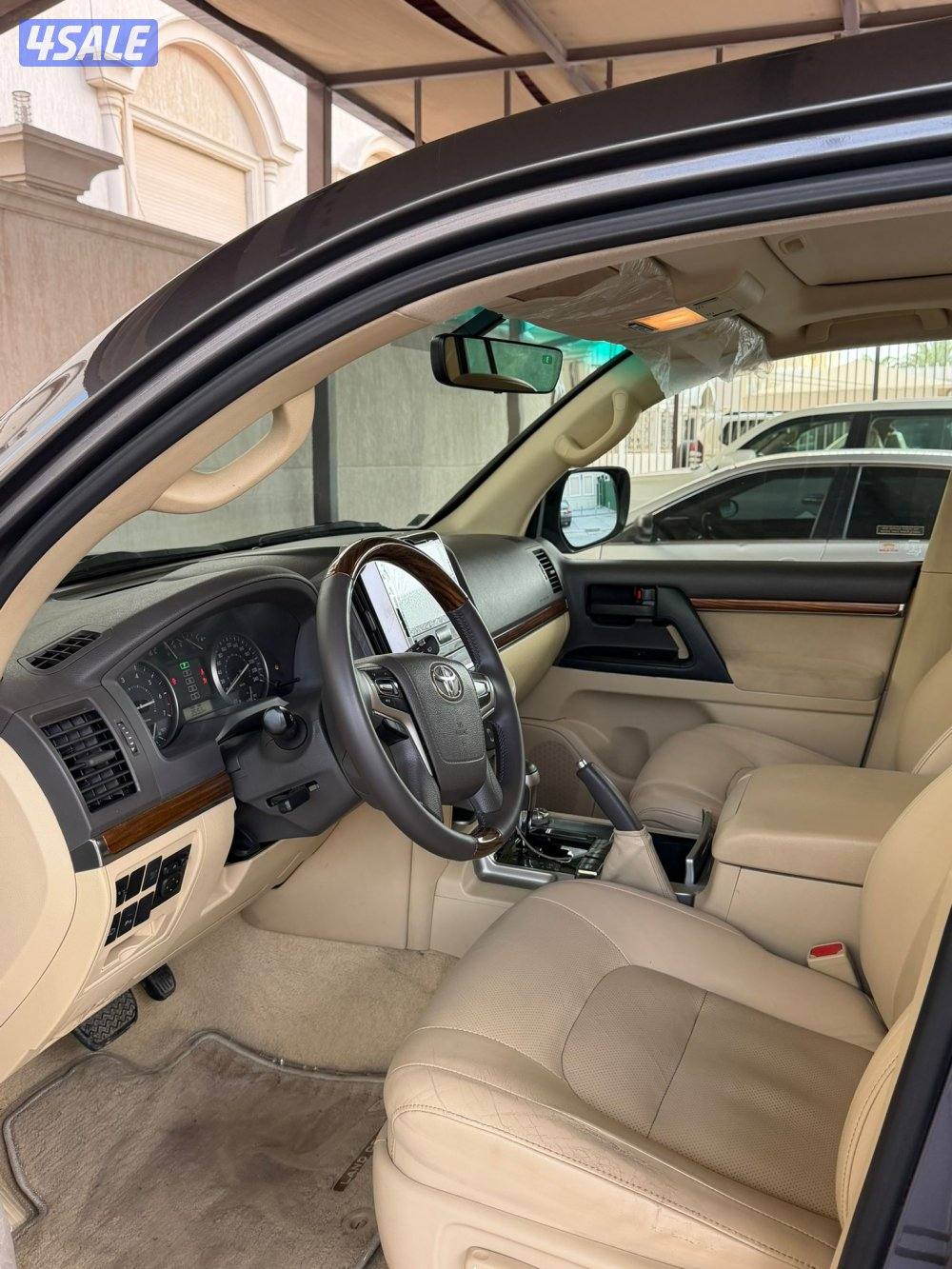 لاند كروز GX.R V8 ٢٠١٦ الساير عداد ٢٢٠ ألف شرط الفحص صبغ وكاله كامل3