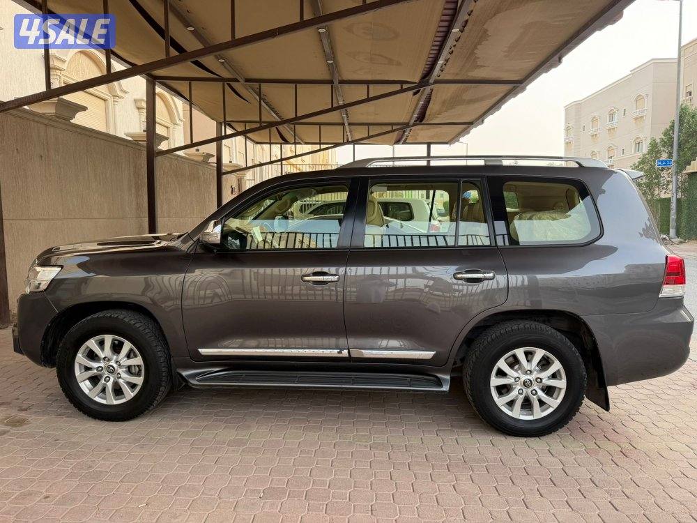 لاند كروز GX.R V8 ٢٠١٦ الساير عداد ٢٢٠ ألف شرط الفحص صبغ وكاله كامل2