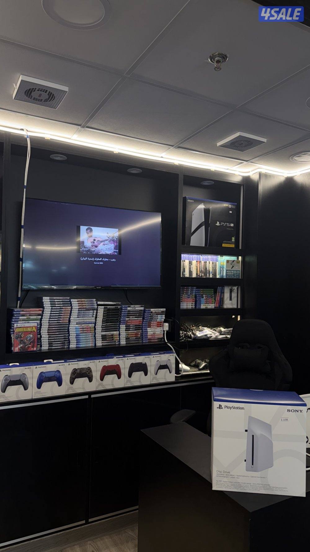 متوفر لدينا جميع ما يخص البلايستيشن4