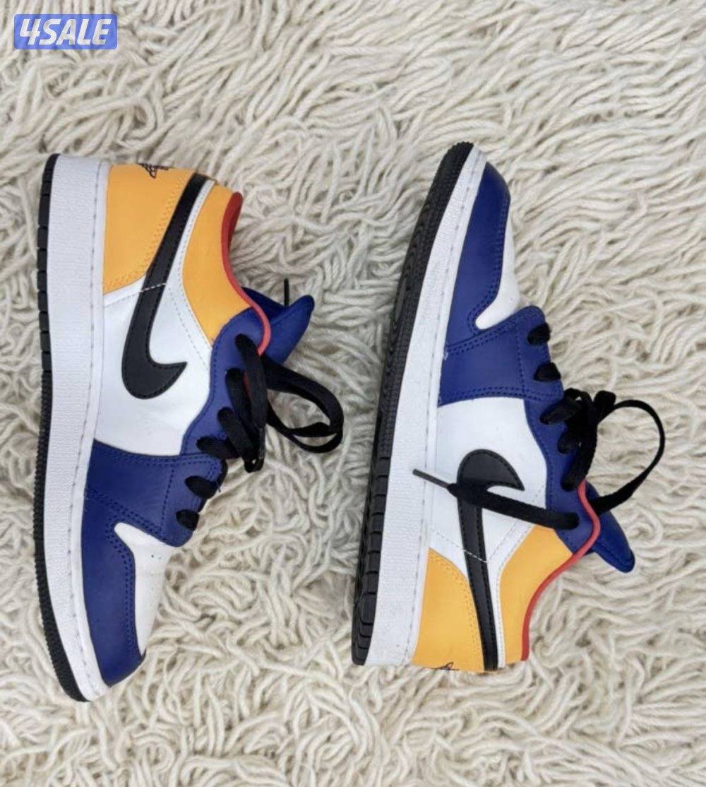 للبيع حذاء Nike اصلي مستعمل مرتين نظيف كالجديد مقاس ٣٨0