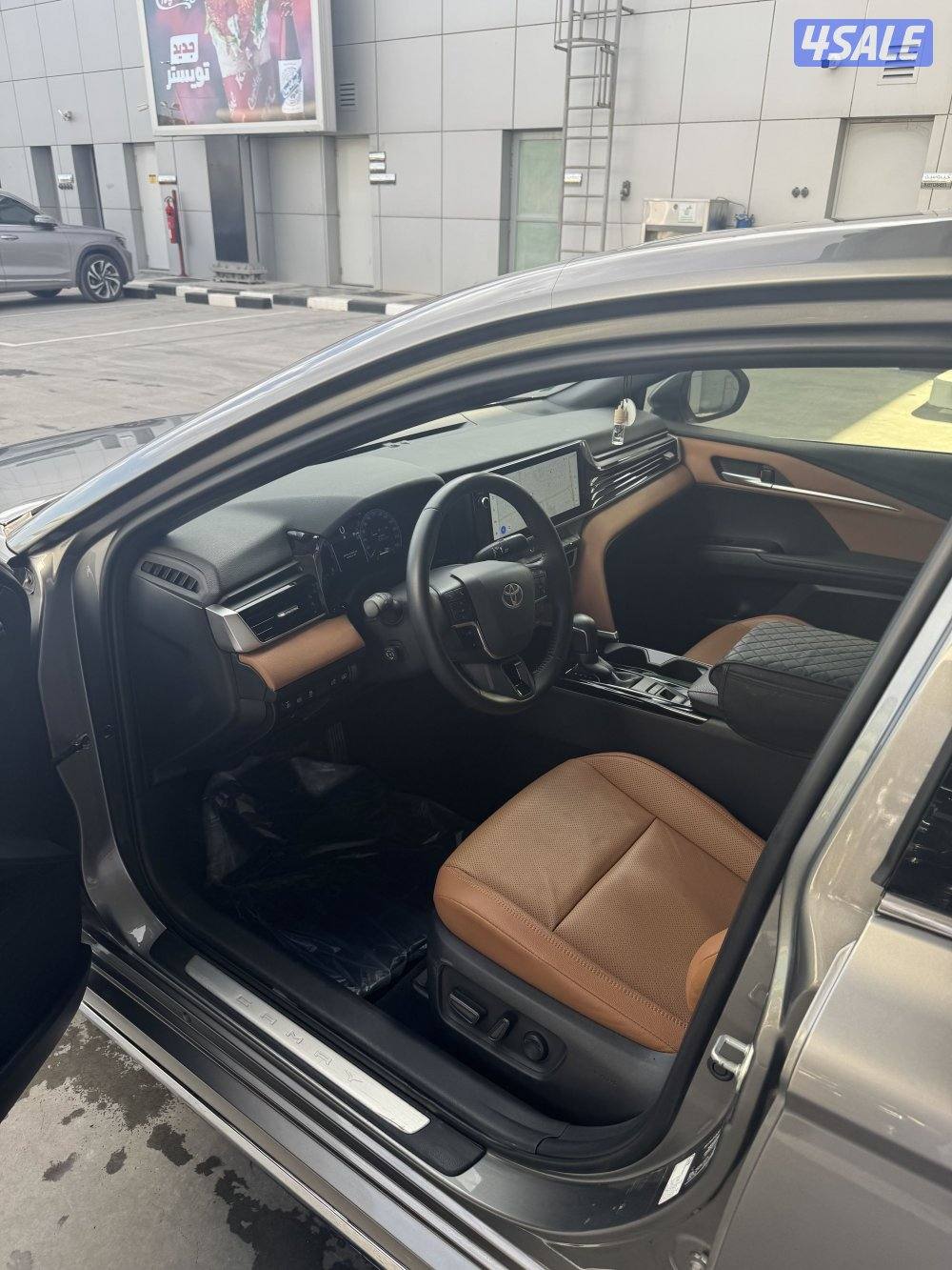 للبيع كامري موديل 2025 مالك اول صبغ الوكاله درجه اولي تحت الكفاله شرط2