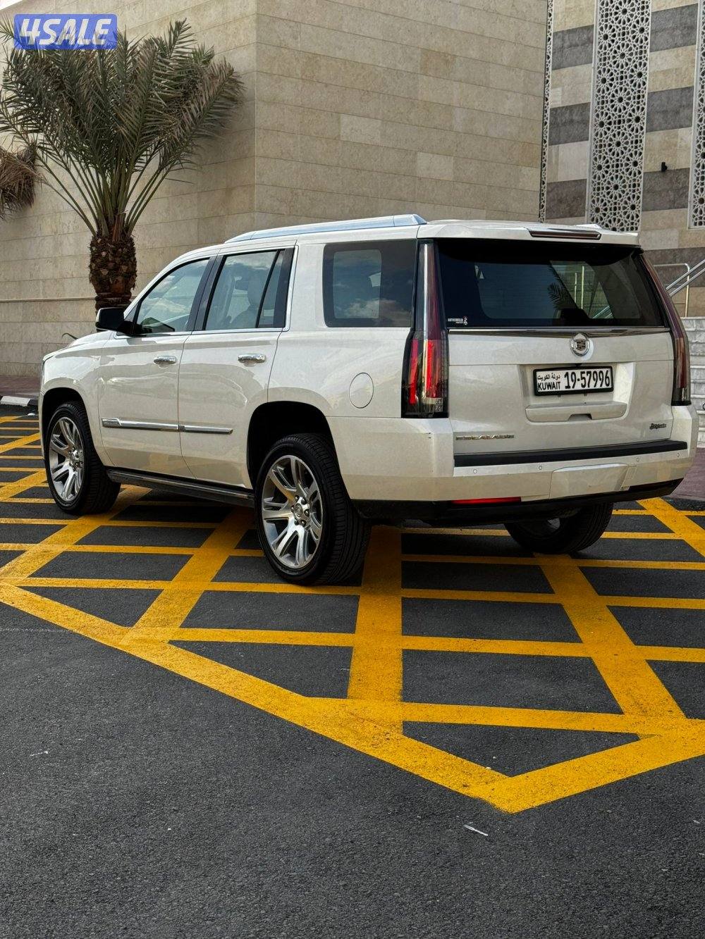 اسكاليد 2015 بريميوم صبغ الوكاله ماشي 240 سيرفس منتظم وارد الغانم3