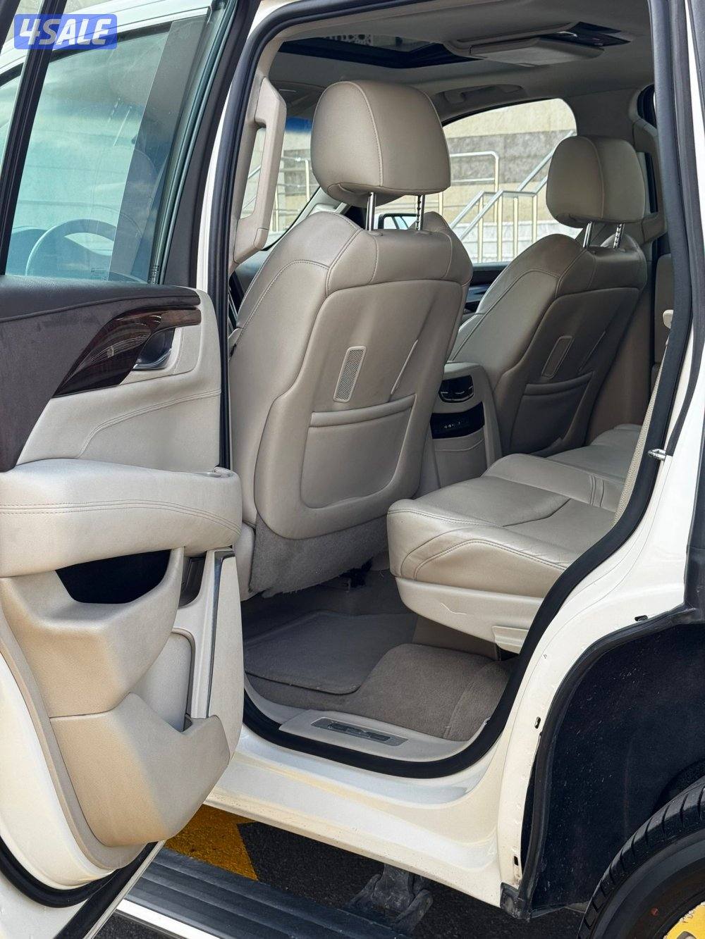 اسكاليد 2015 بريميوم صبغ الوكاله ماشي 240 سيرفس منتظم وارد الغانم5