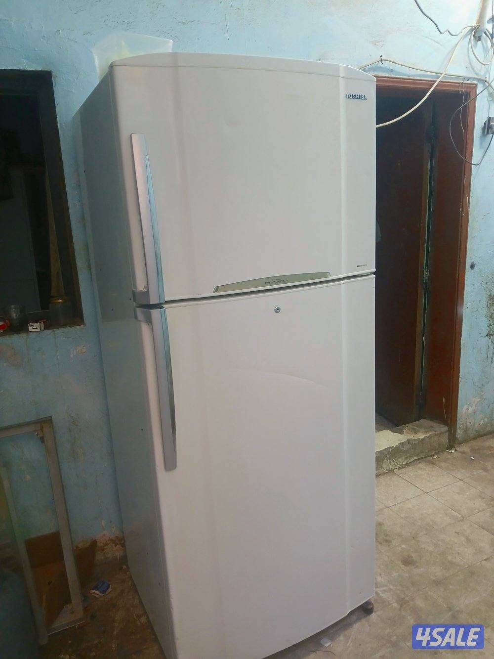 ثلاجات توشيبا بحاله جيده مع الكفالة والتوصيل عائلية 24قدم1