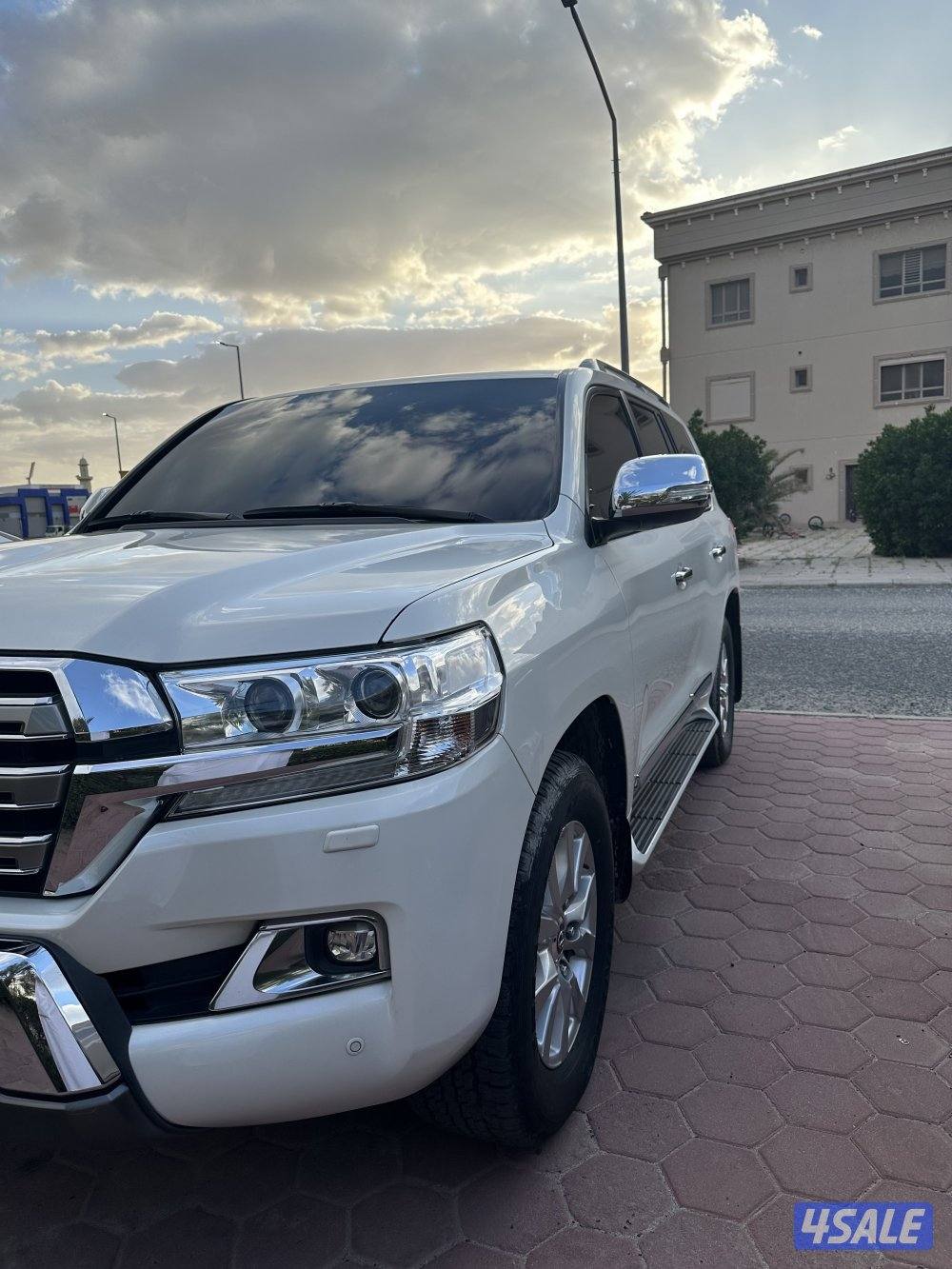 لاندكروزر GXR V8 الساير صبغ وكاله بالكامل0