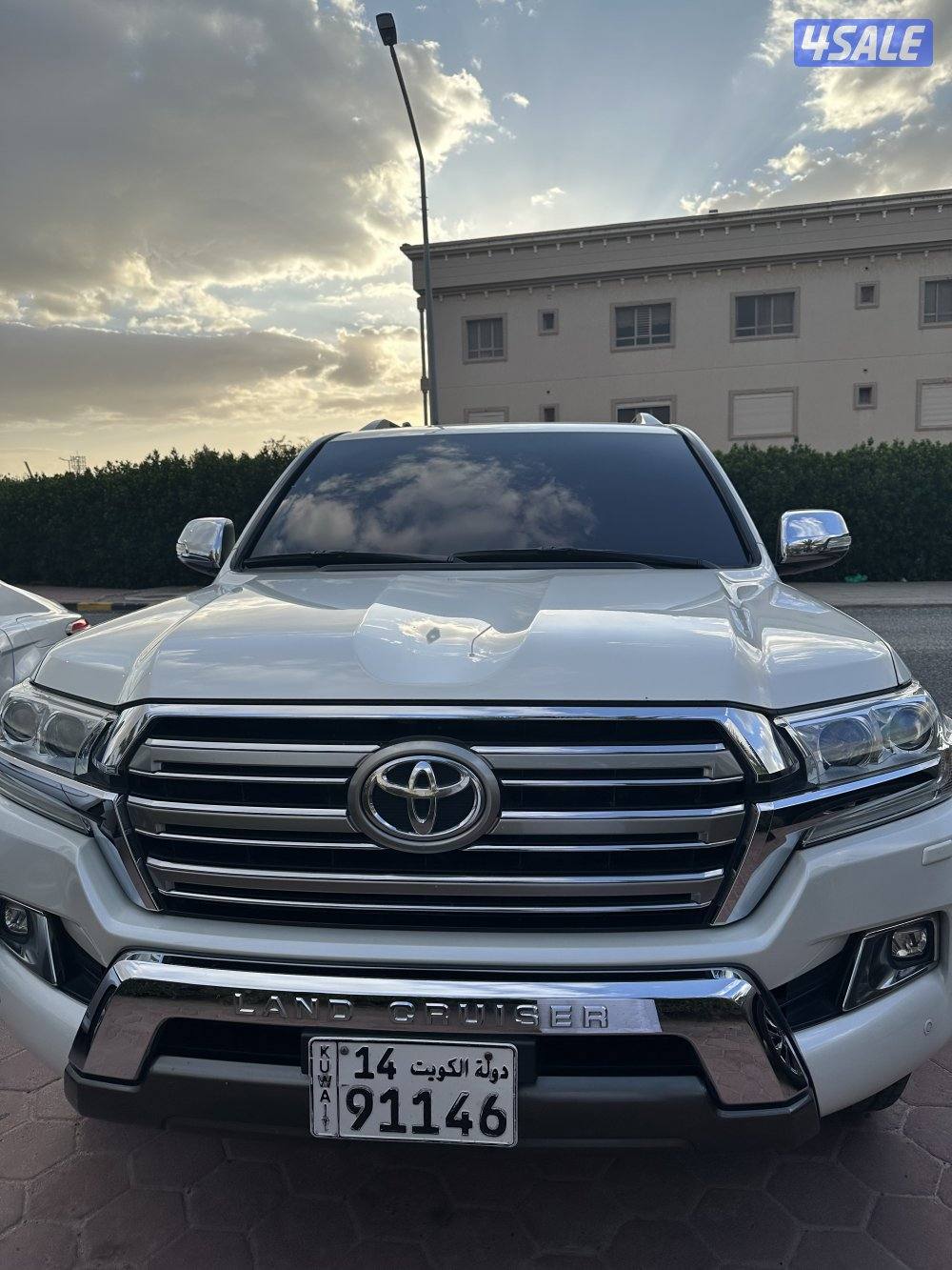 لاندكروزر GXR V8 الساير صبغ وكاله بالكامل4