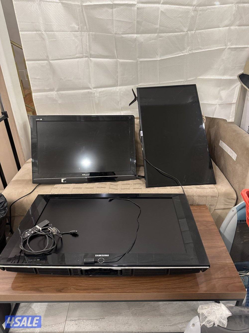 تلفزيون الواحد ب١٥ وفي ماركات قويه وحجمهم يعتبر كبير شوي0